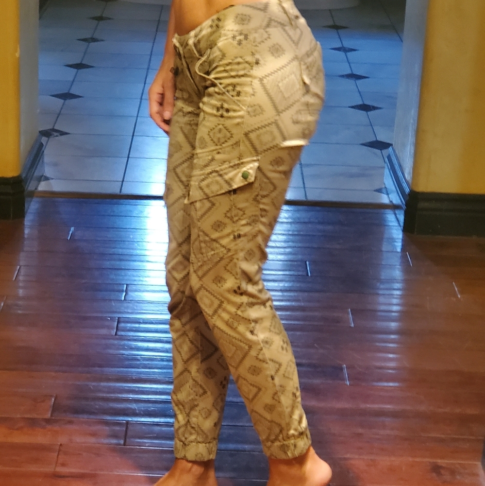 Patterned Jolt joggers. Size small.